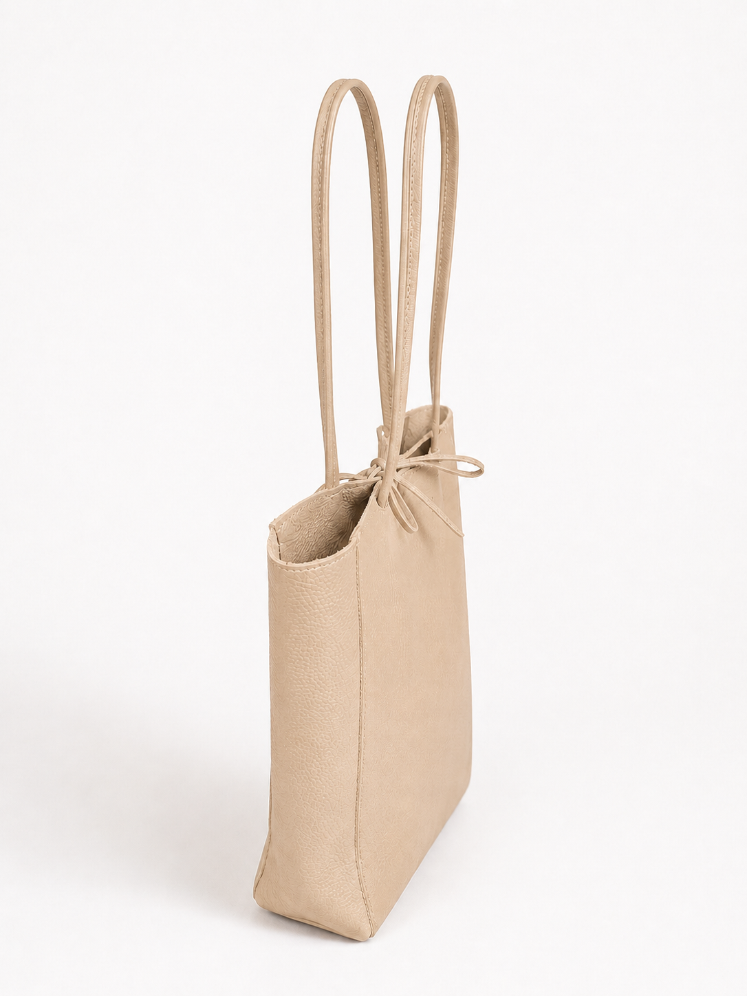 The Classic Shopper - in Beige