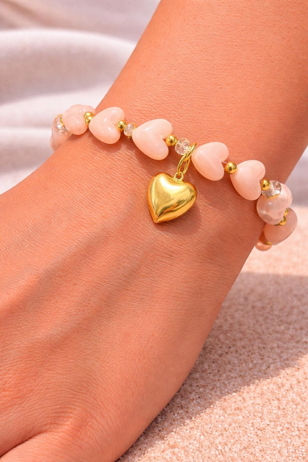 Sweet Heart Armband – Zarte Herzperlen in Rosé & Gold