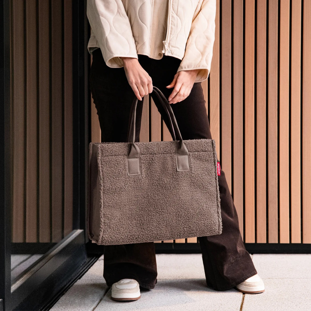 Daily Shopper - Teddy