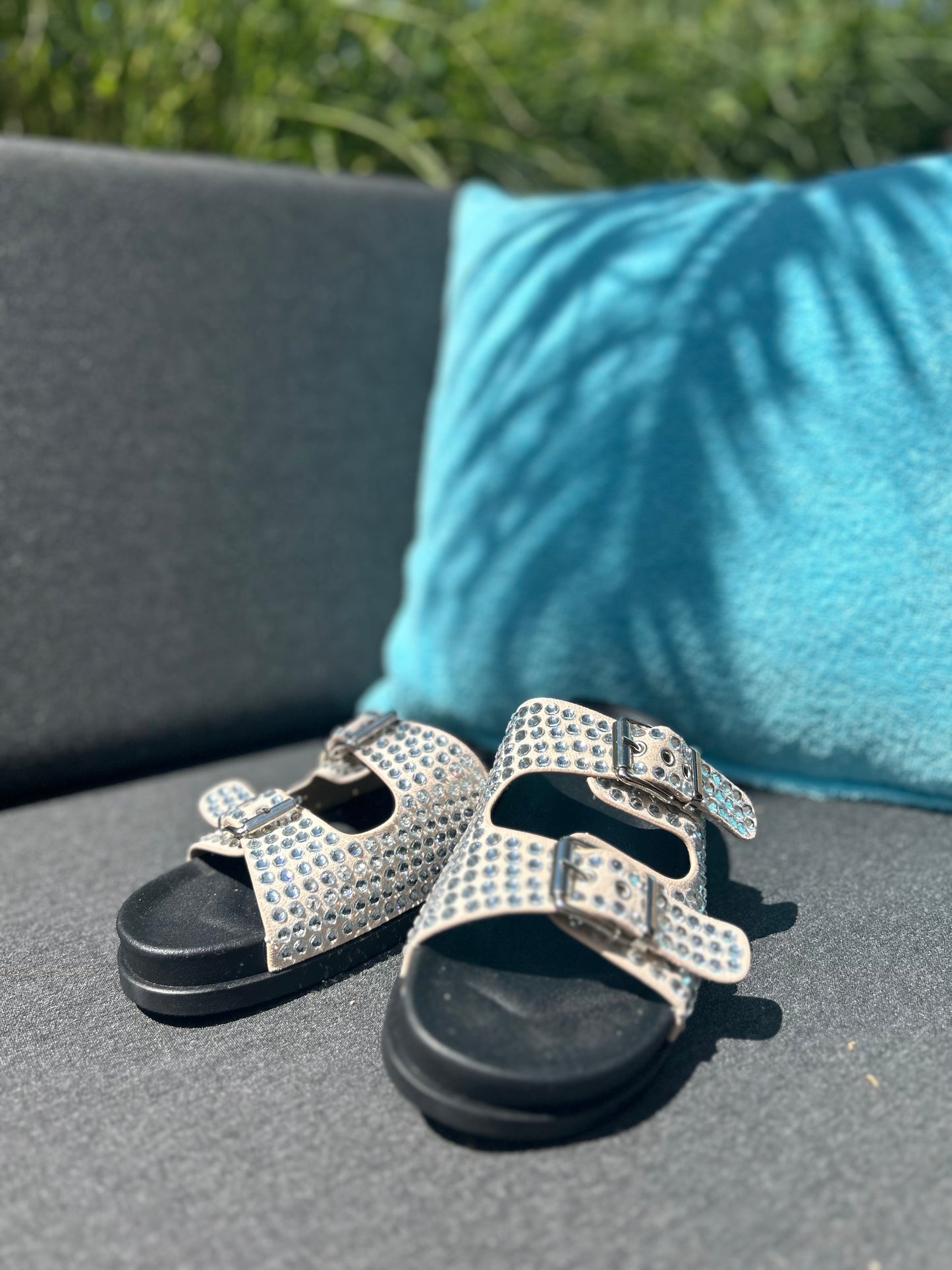 Edle Sommer-Sandale in Cremé-GLITZER