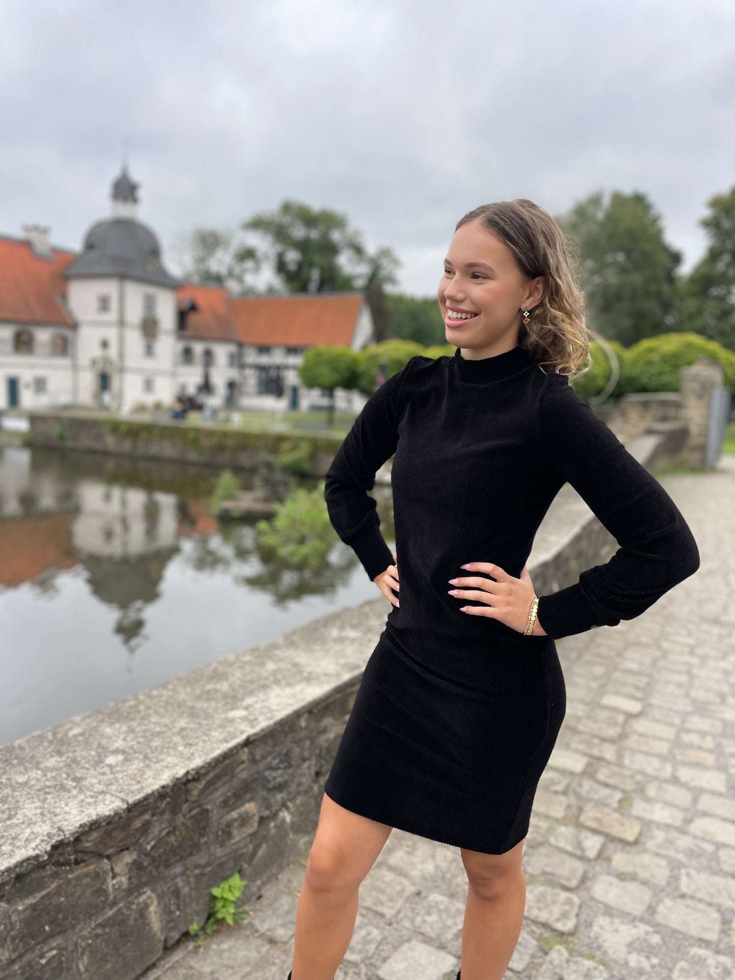 Süßes GEISHA Herbstkleid in Classy Black