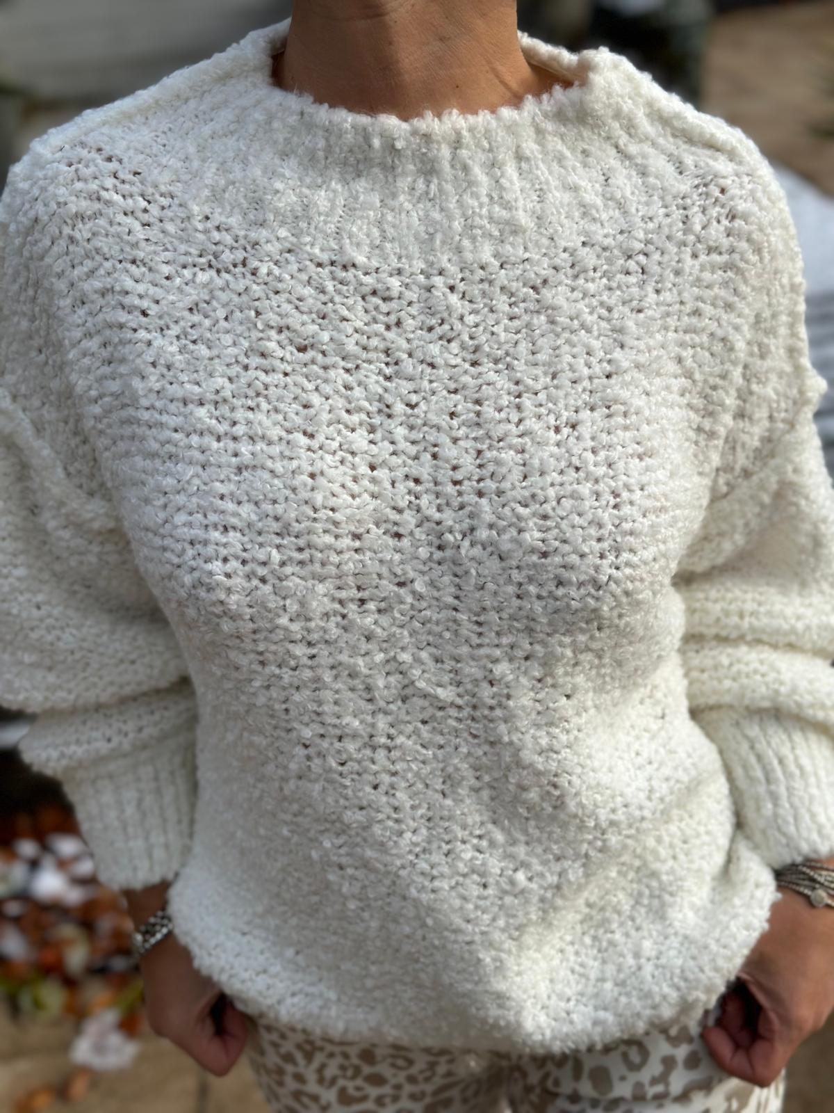 Weit geschnittener Grobstrick "Turtle Neck" Pulli in Cremé