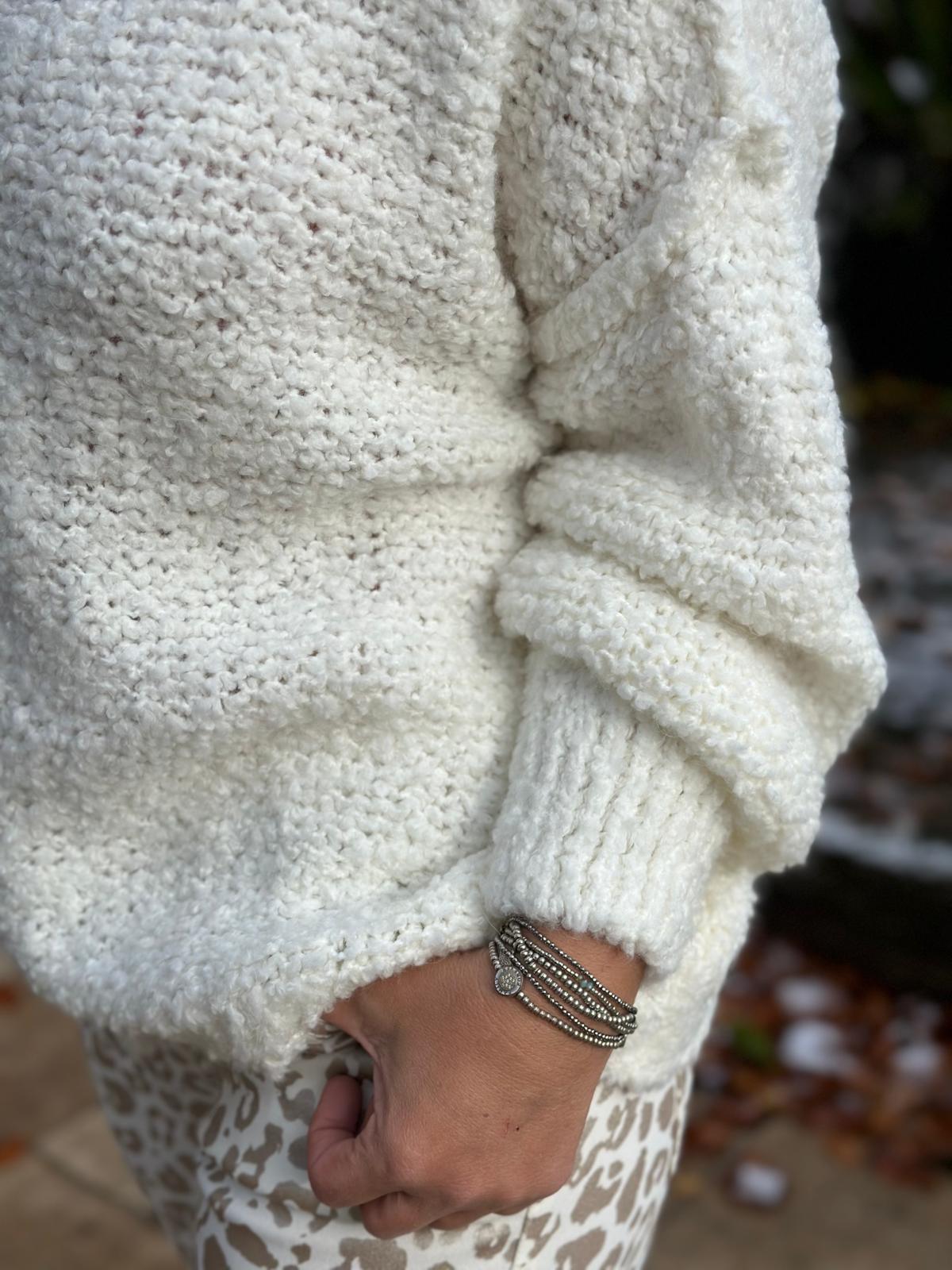 Weit geschnittener Grobstrick "Turtle Neck" Pulli in Cremé