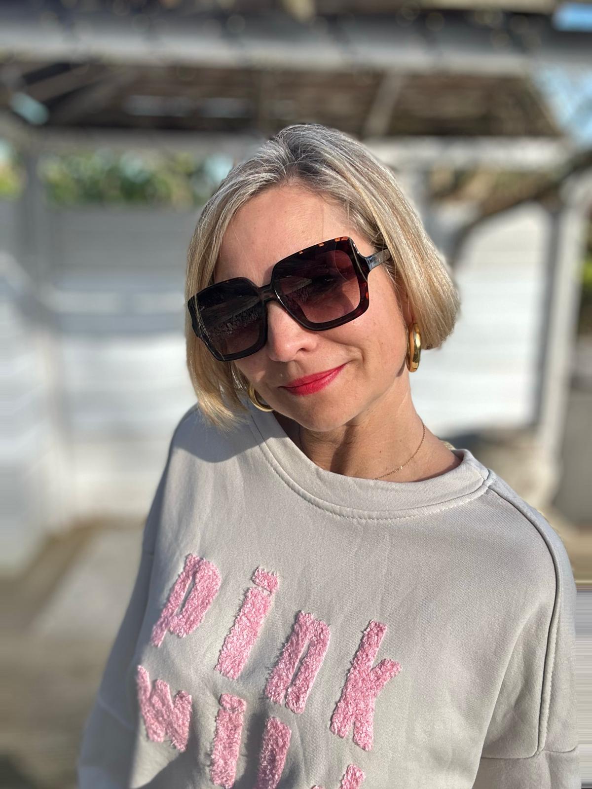 Süßes Onesize Sweatshirt "PINK WILD" in Light Cremé