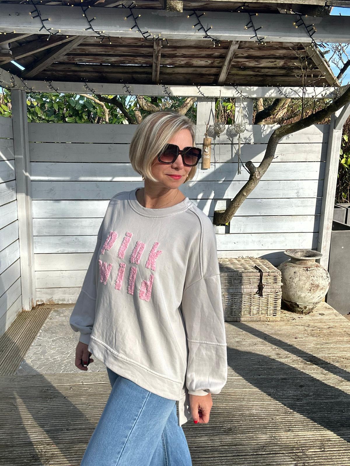 Süßes Onesize Sweatshirt "PINK WILD" in Light Cremé
