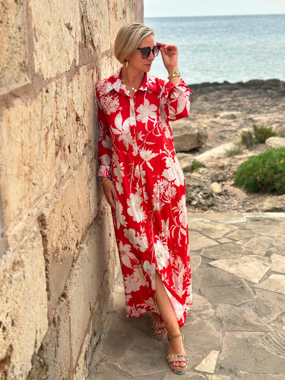 Weit geschnittenes Sommerkleid mit Kragen in RED PALMS