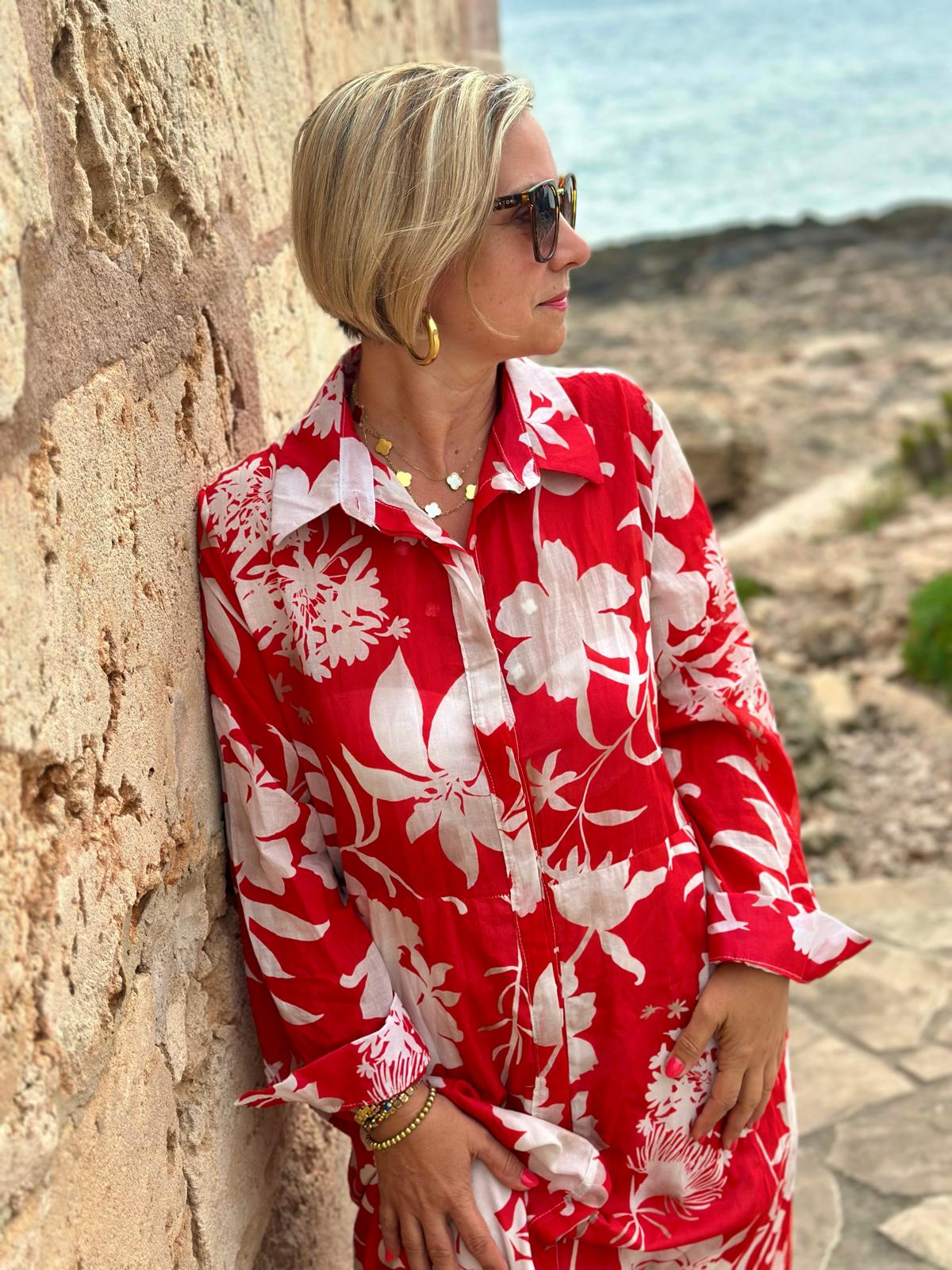 Weit geschnittenes Sommerkleid mit Kragen in RED PALMS