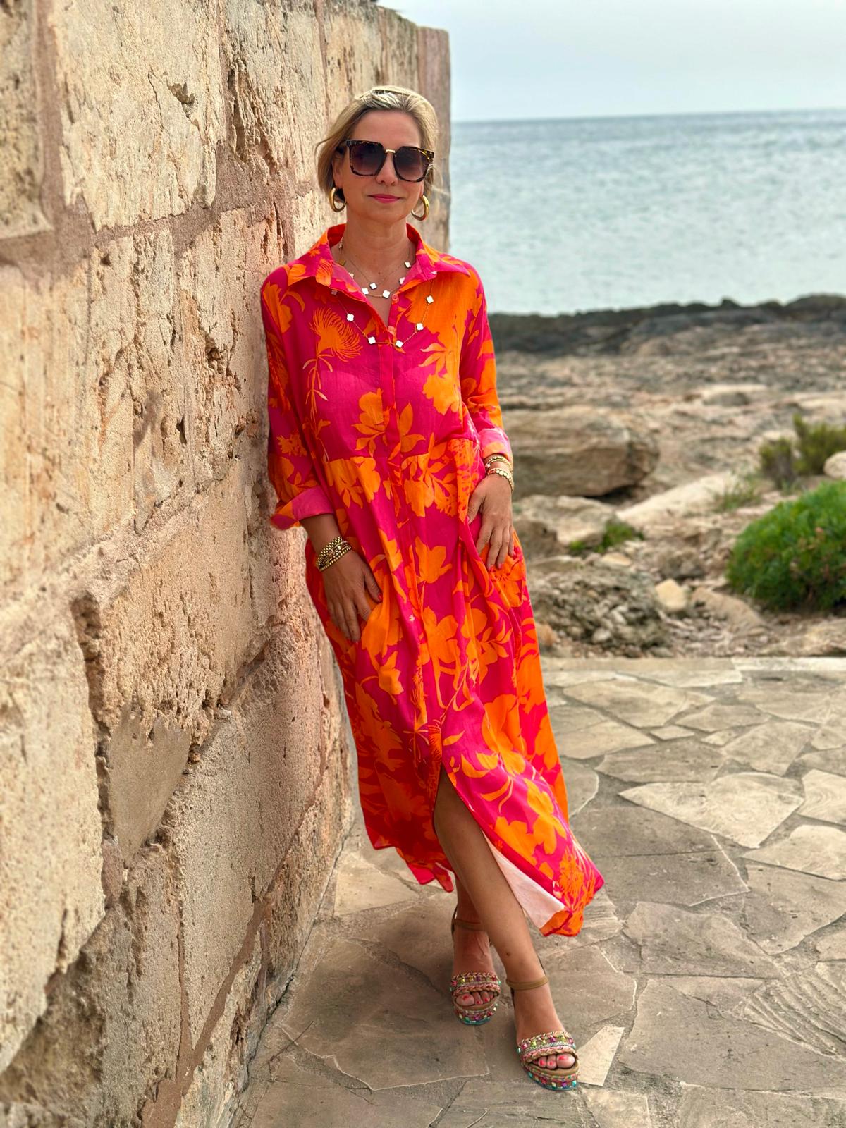 Weit geschnittenes Sommerkleid mit Kragen in SUNSET PALMS