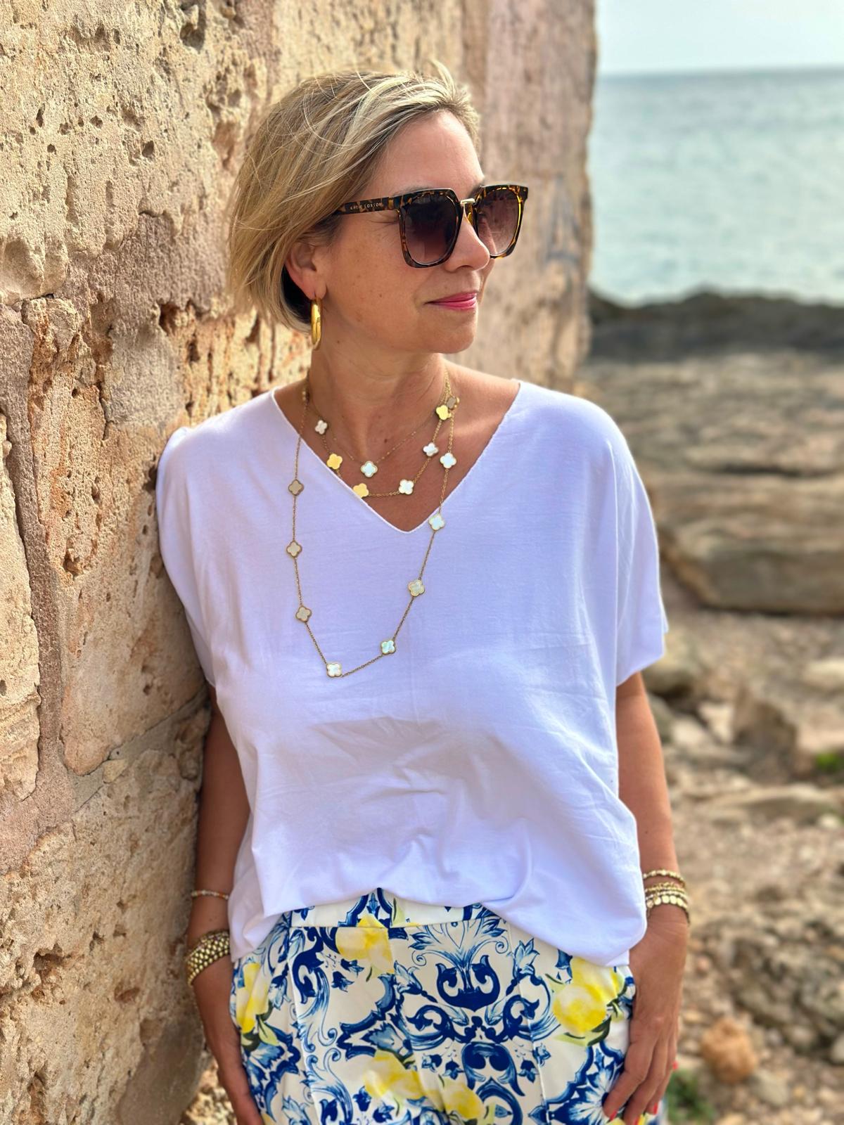 Sommerliches Basic-Shirt in Weiß