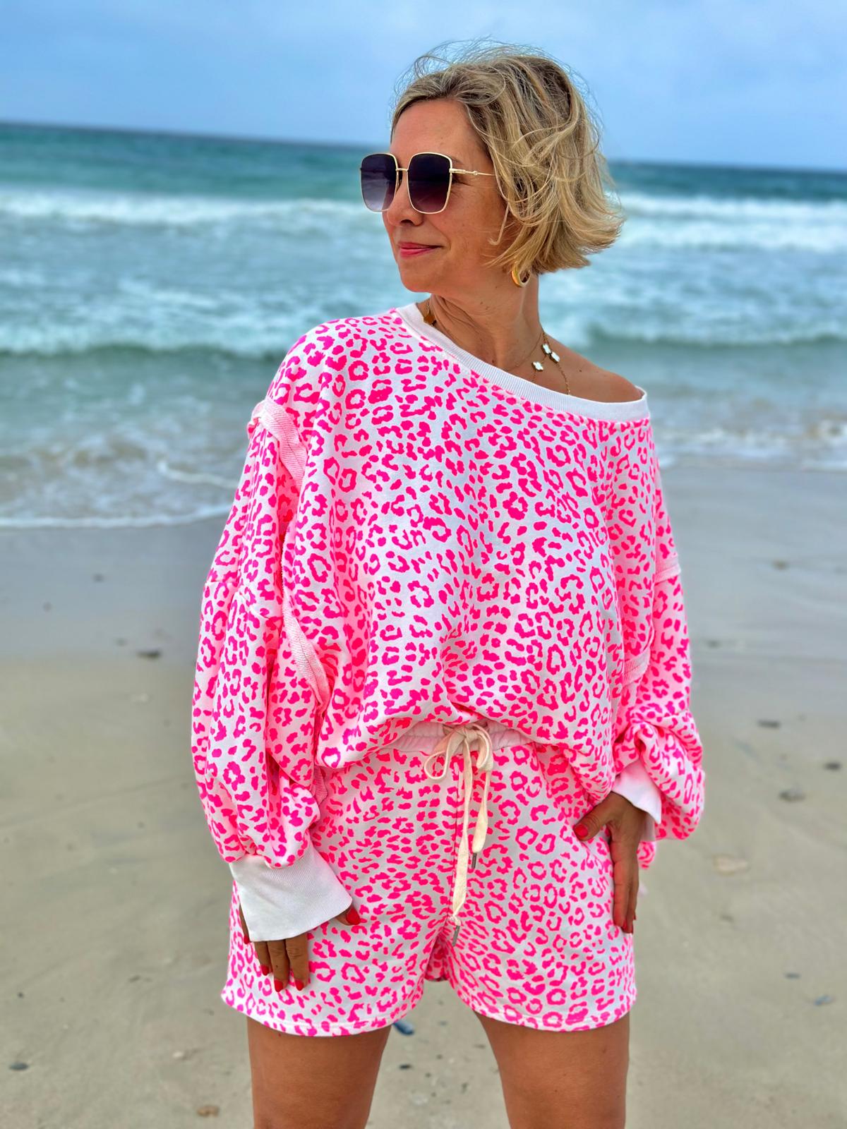 LEO LOVE Sweatshirt in PINKY