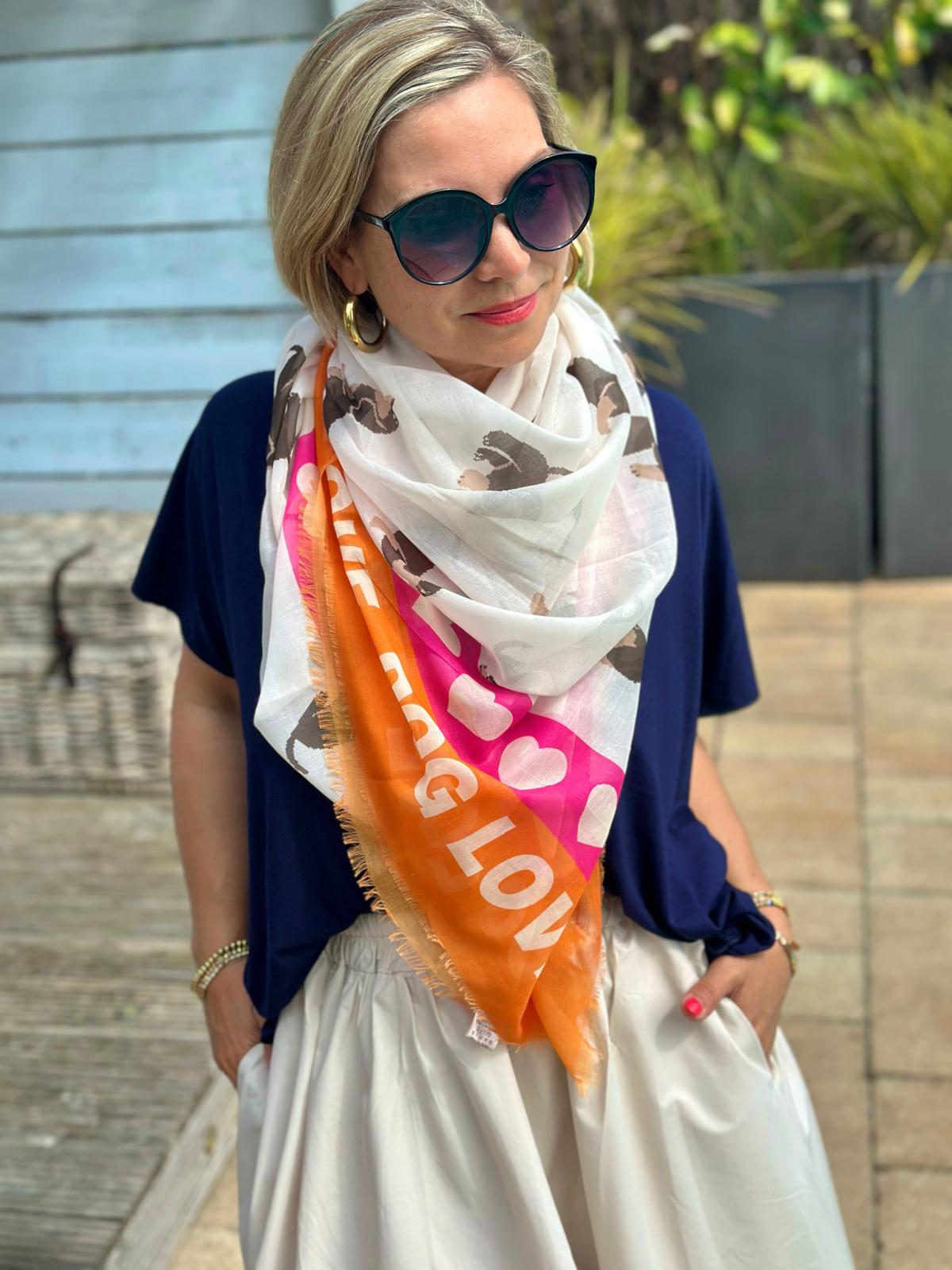 Zuckersüßes Halstuch "DOG LOVE" Dackel - Cremé