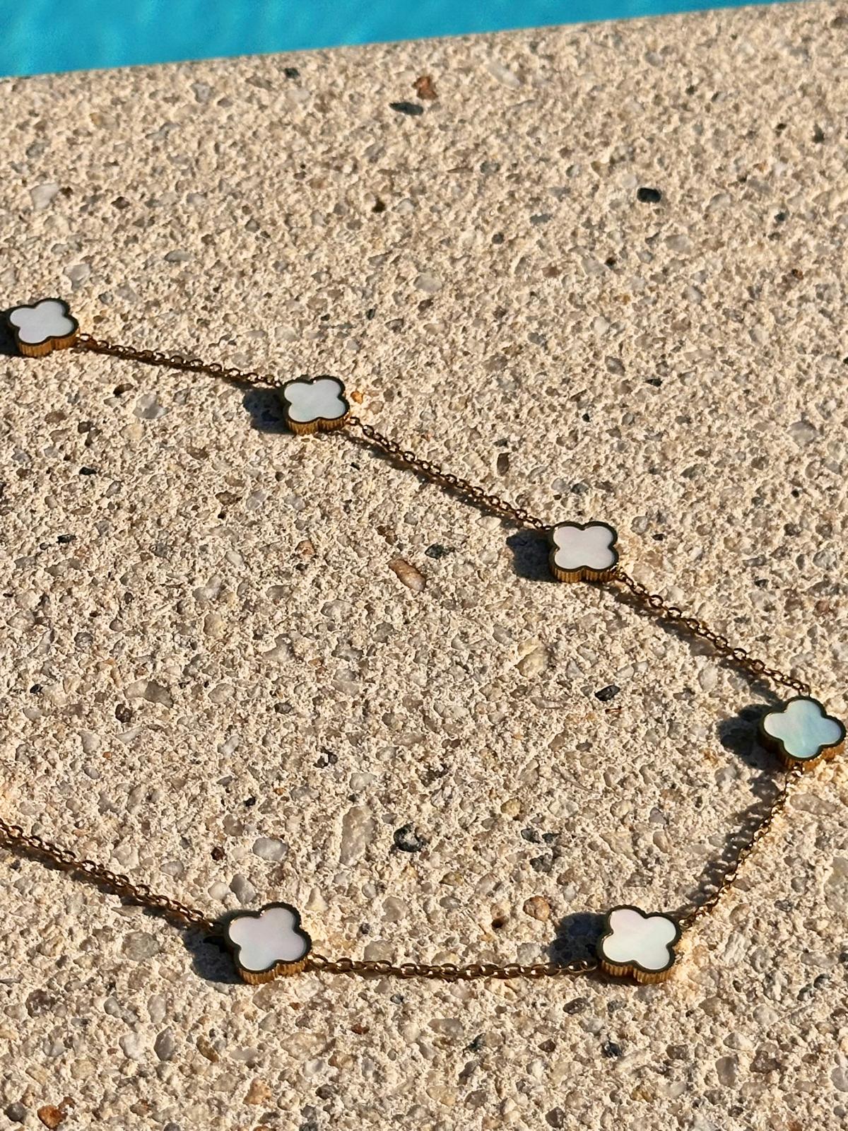 Wunderschöne Kette in Gold/Weiß (LANG)