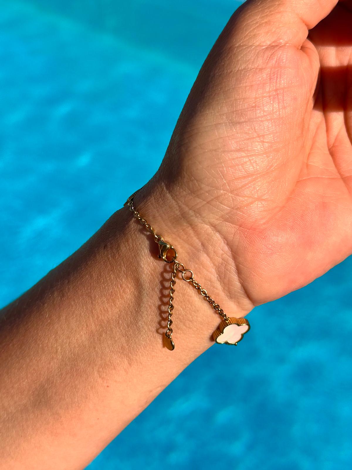 Wunderschönes Armband mit Perlmutt-Elementen