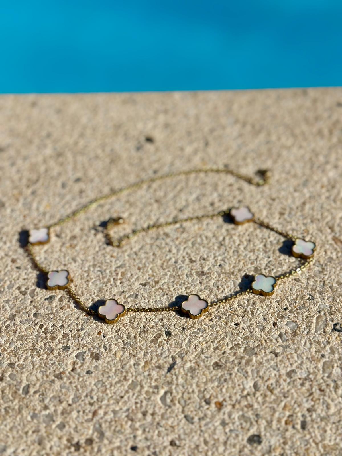 Wunderschöne Kette in Gold/Weiß (MITTEL)