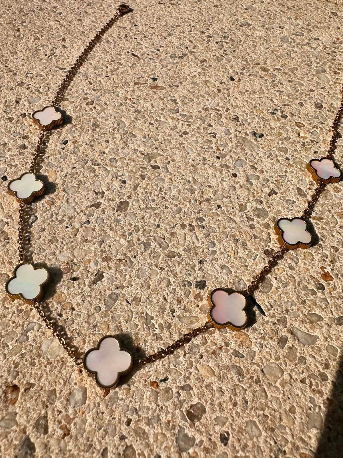 Wunderschöne Kette in Gold/Weiß (MITTEL)