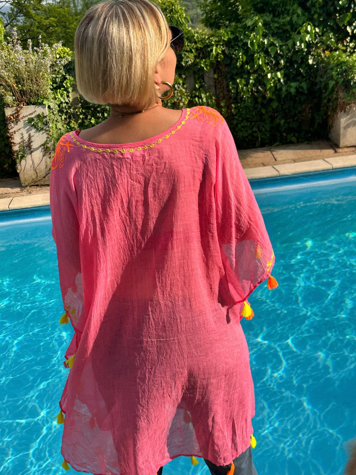 Zuckersüße Sommertunika mit Stickerei in PINK