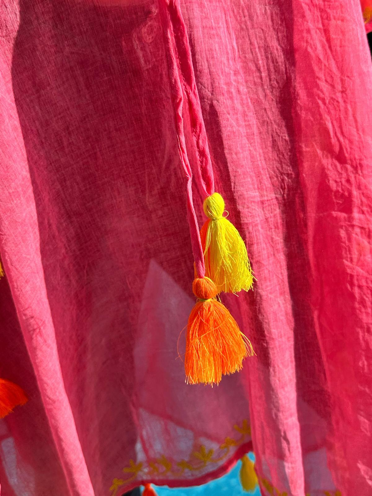Zuckersüße Sommertunika mit Stickerei in PINK