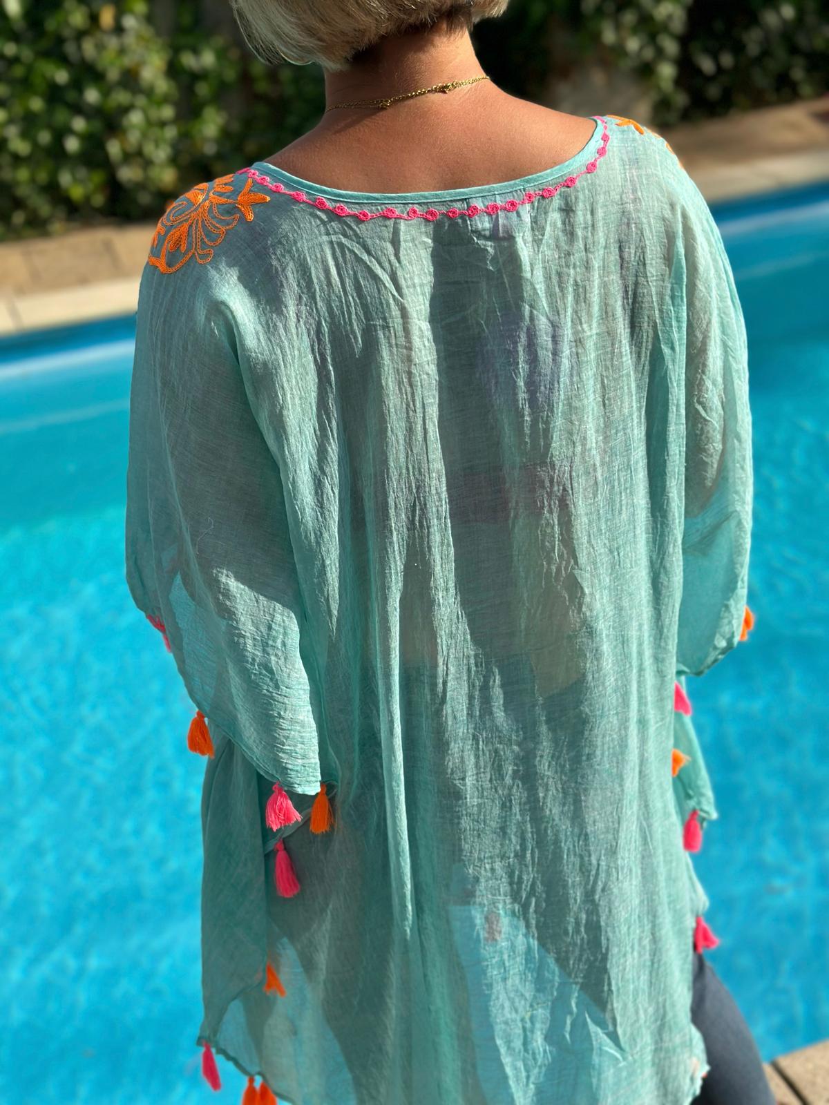 Zuckersüße Sommertunika mit Stickerei in TÜRKIS