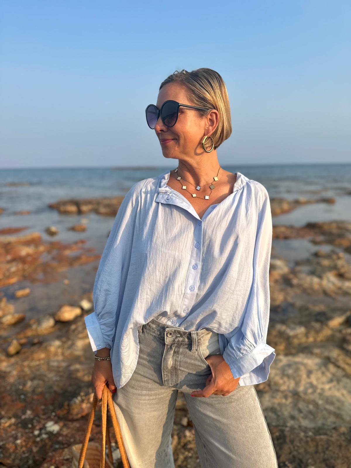Zuckersüße Sommer-Pufferbluse in Hellblau
