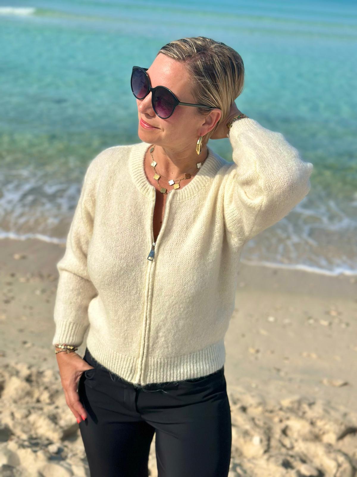 Süße Lieblingsstrickjacke in Cremé