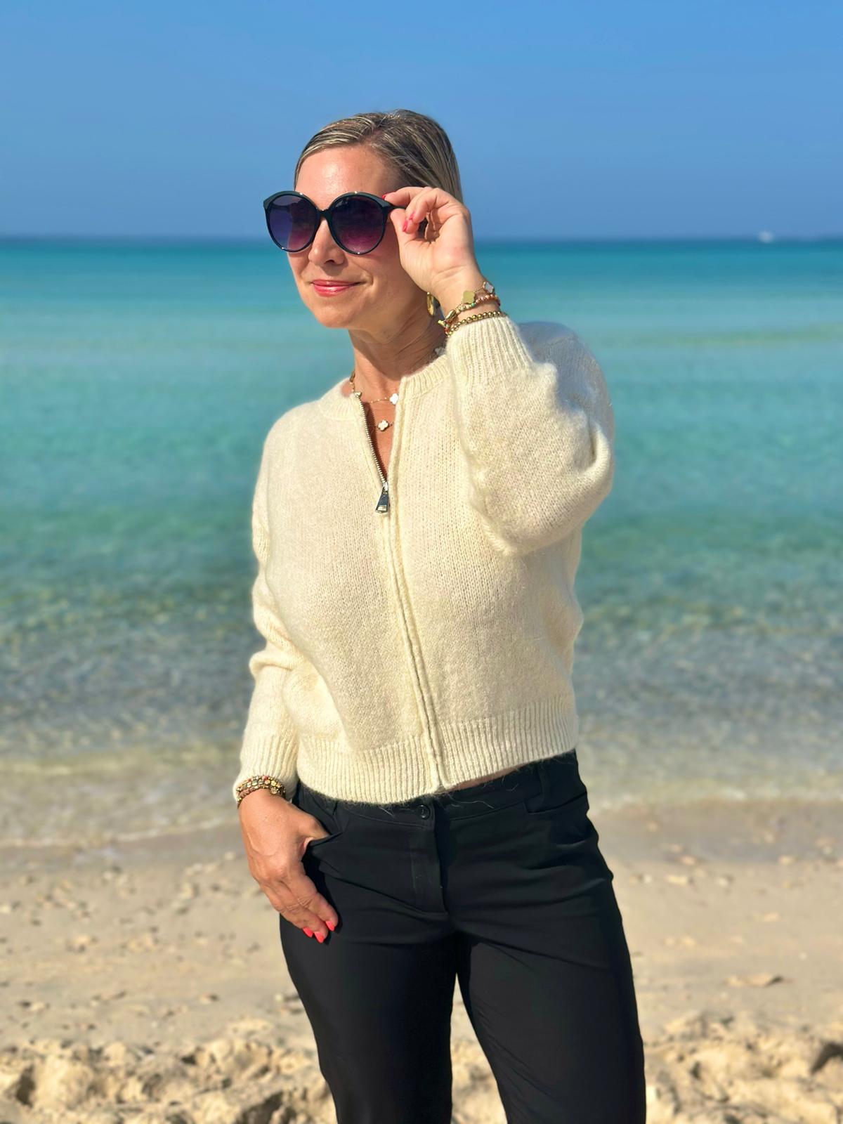 Süße Lieblingsstrickjacke in Cremé