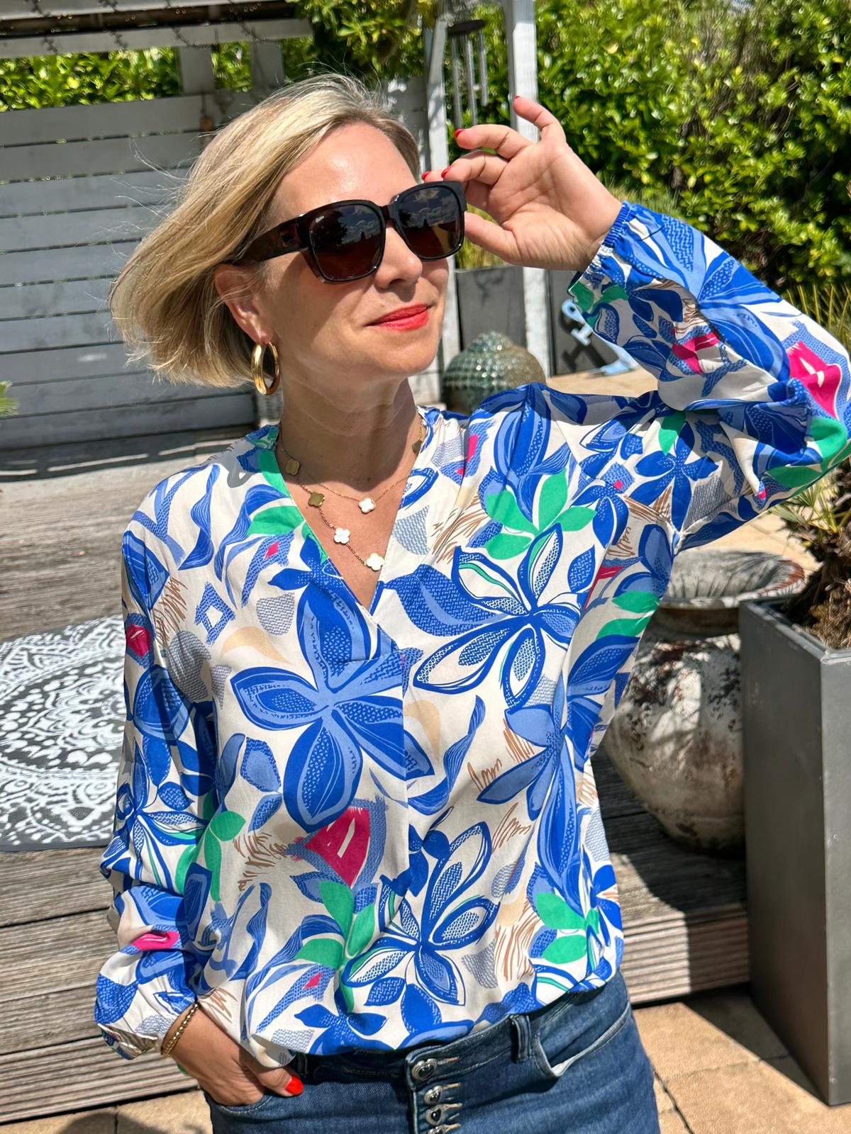Stylische Sommerbluse "BLUE FLOWERS"