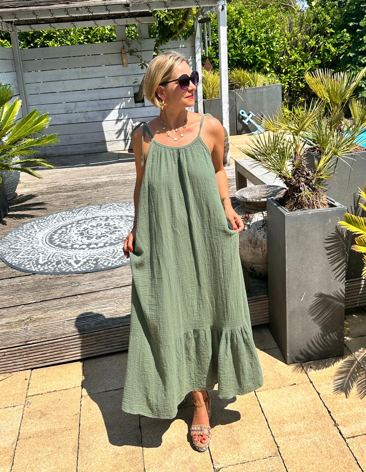 Leichtes Musselin Sommer-Kleid in OLIV