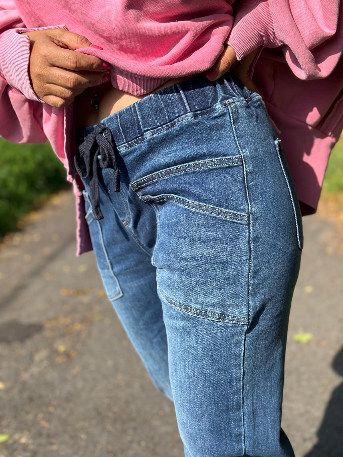 Zuckersüße Blue Jeans mit großen Taschen