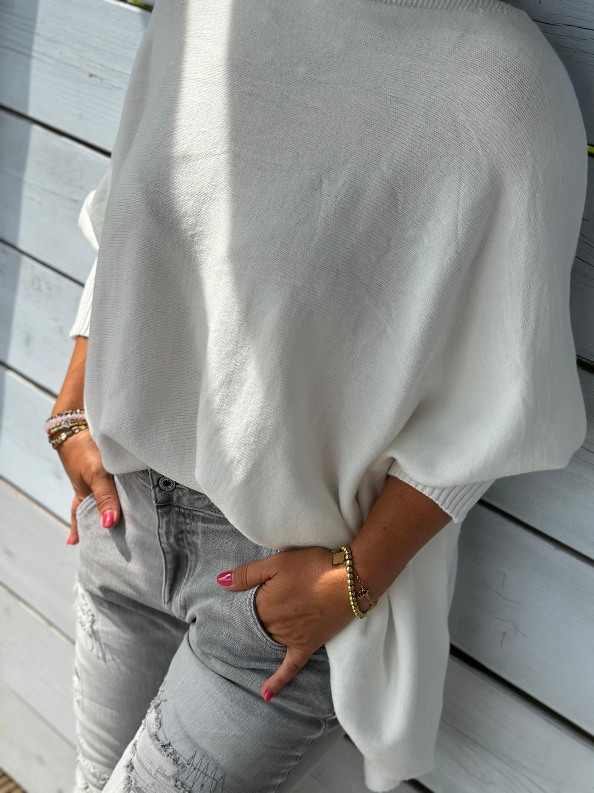 Langer Kuschelpulli in Weiss