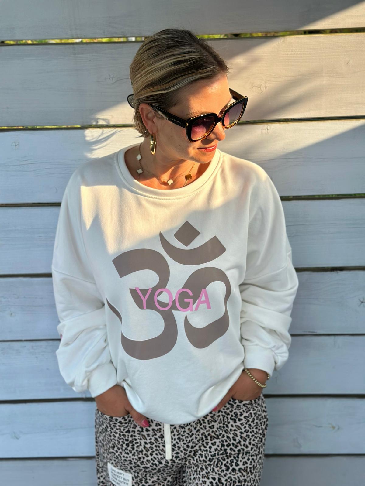 Kuschel Sweatshirt "BALANCE" in Weiss