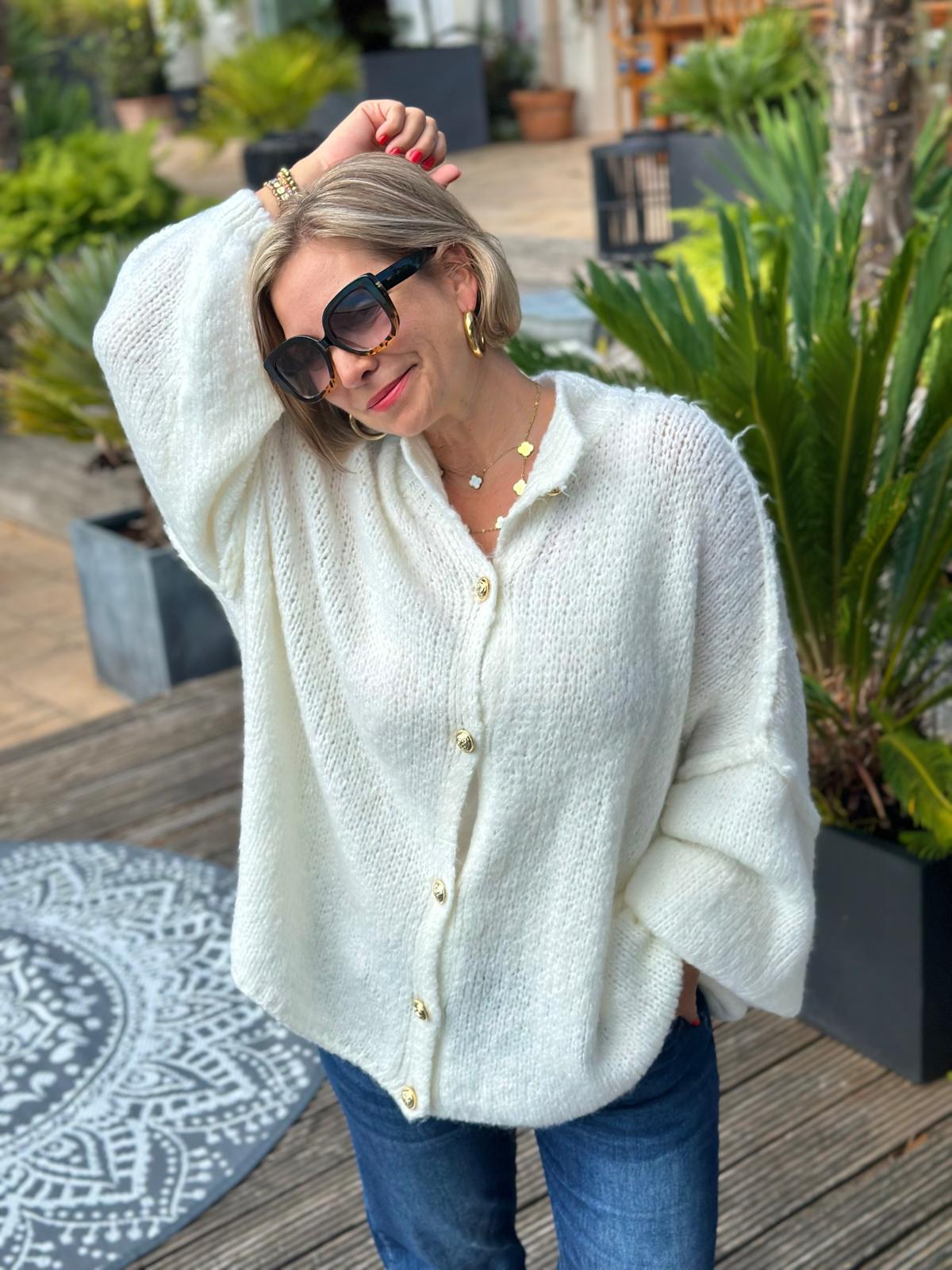 Süße Onesize Strickjacke in Creméweiss