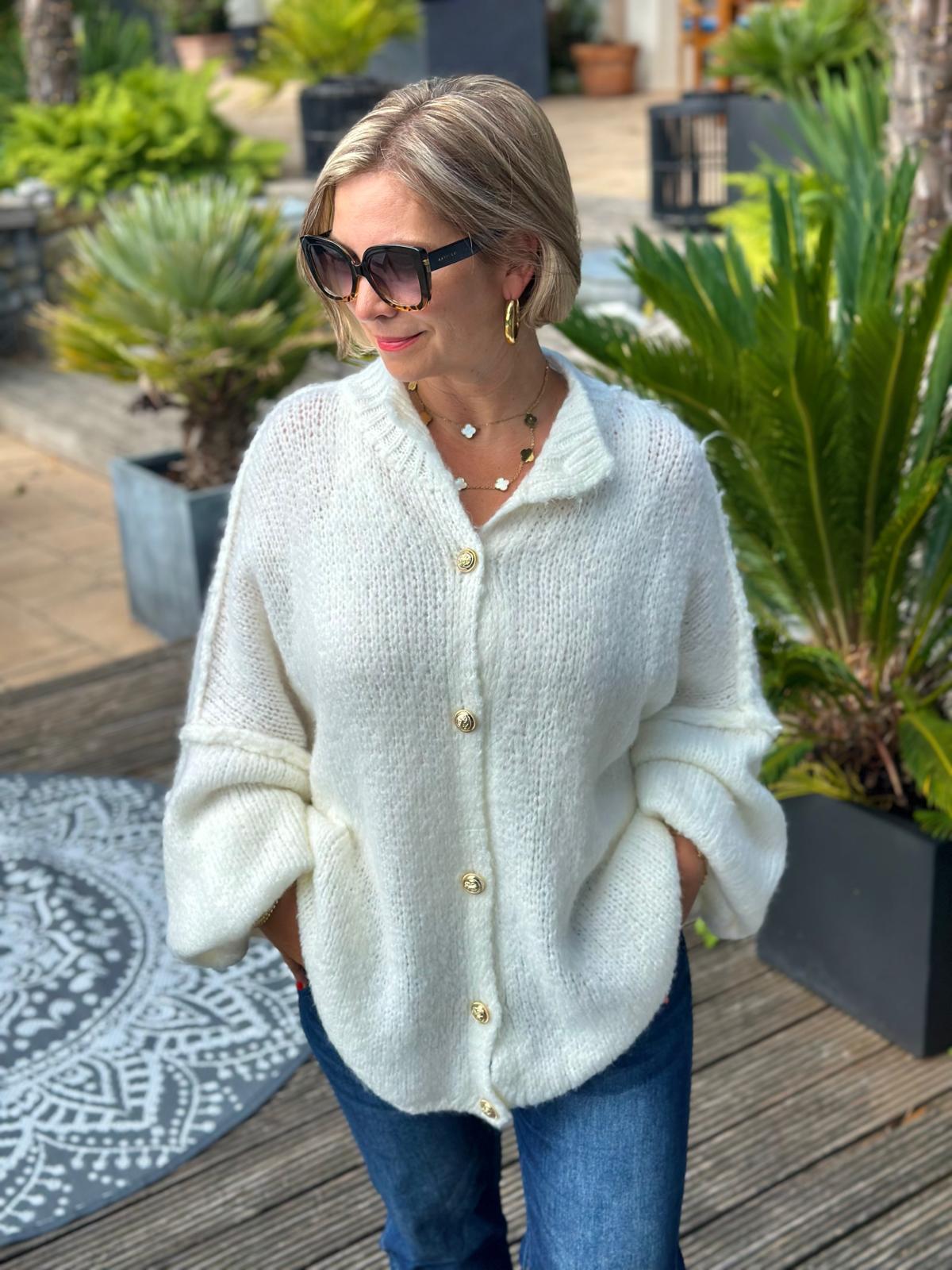 Süße Onesize Strickjacke in Creméweiss