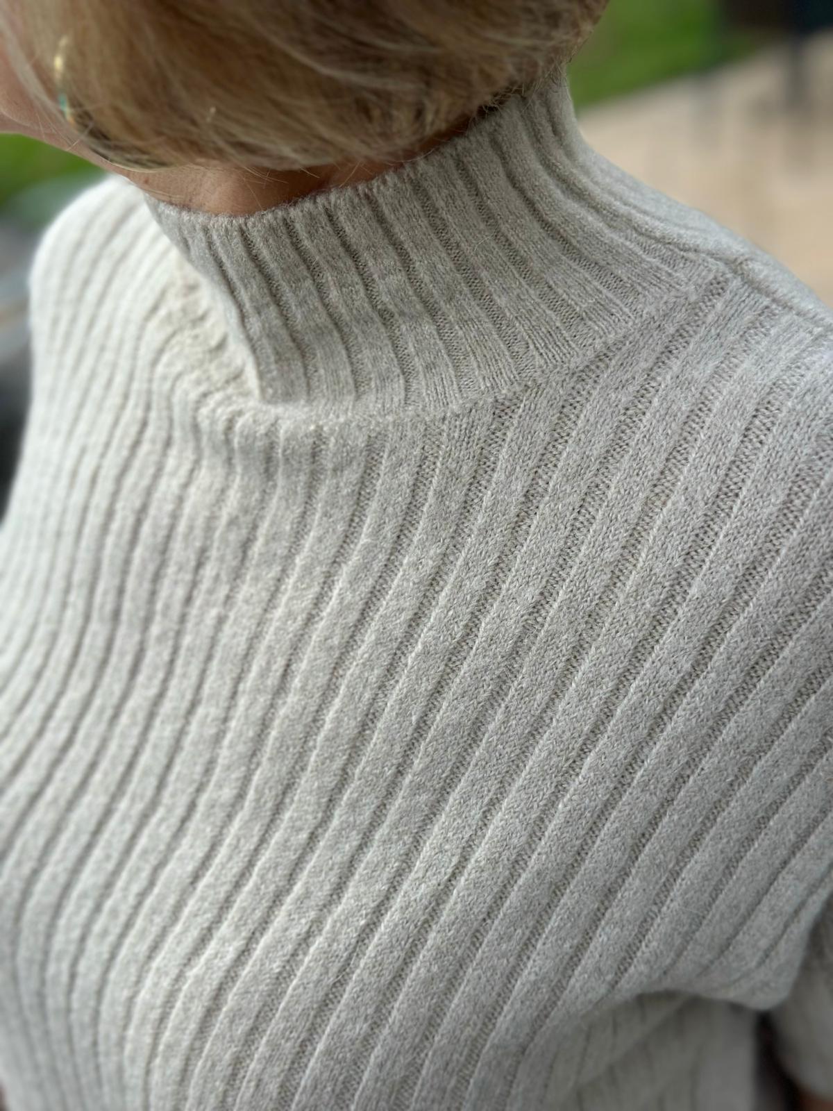 Süßer Turtle-Neck Pulli mit kurzem Arm in Cremé