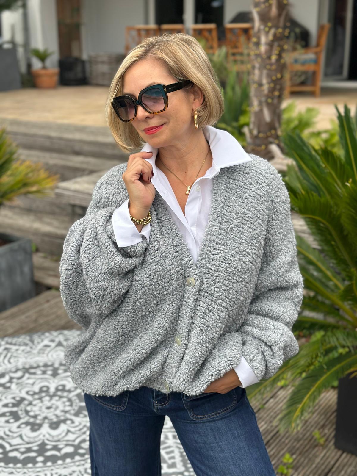 Weit geschnittene Onesize Kuschel-Jacke in Grau