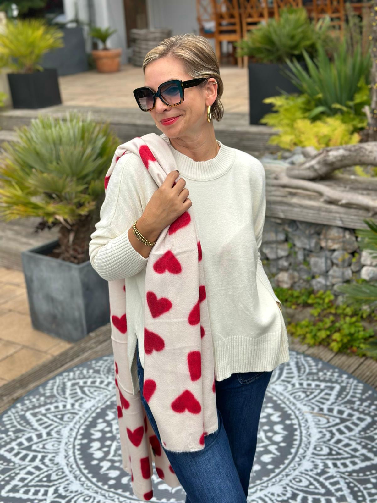 Stylischer Onesize Pulli mit Schlitz an der Seite in Cremé