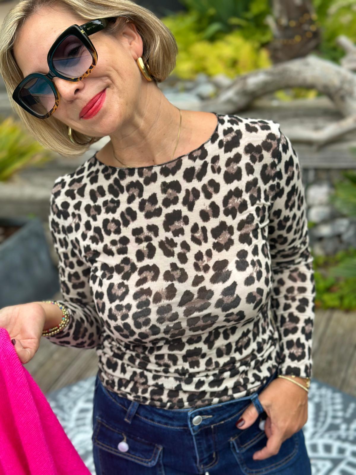 Leichtes Onesize Shirt LEO Cremé