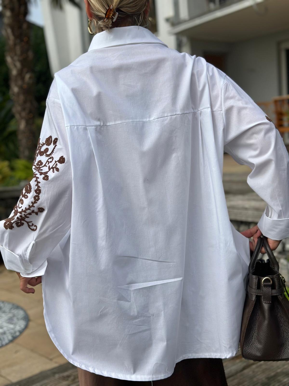 Stylische Classy Bluse mit Stickerei in White/Chocolate