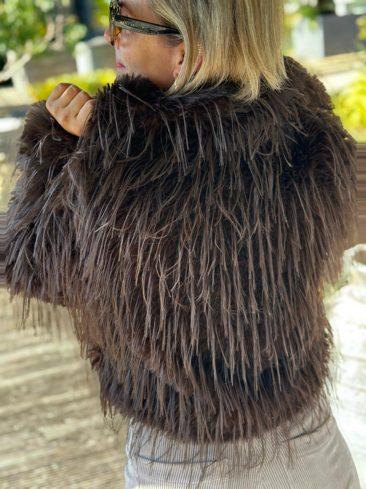 Fluffige Felljacke in Chocolate