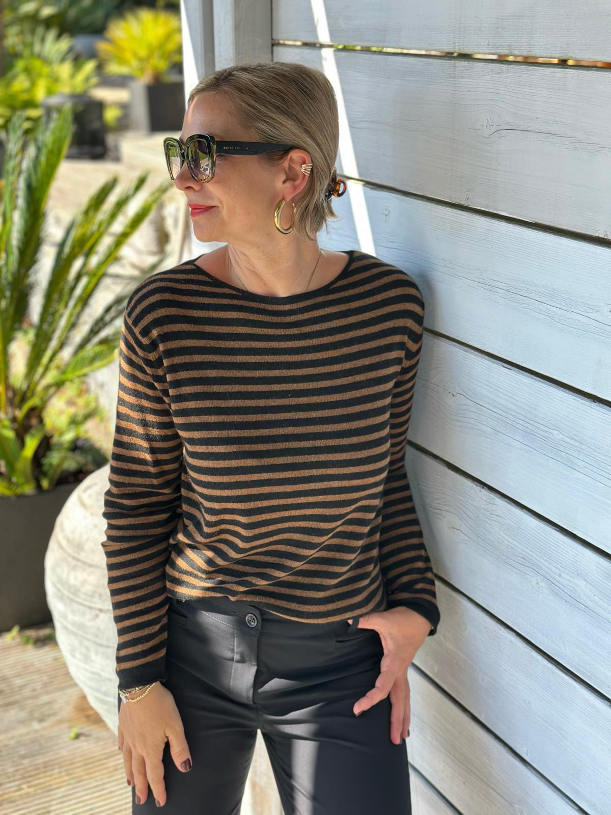 Leichter Cashmere Streifenpulli in Camel/Schwarz