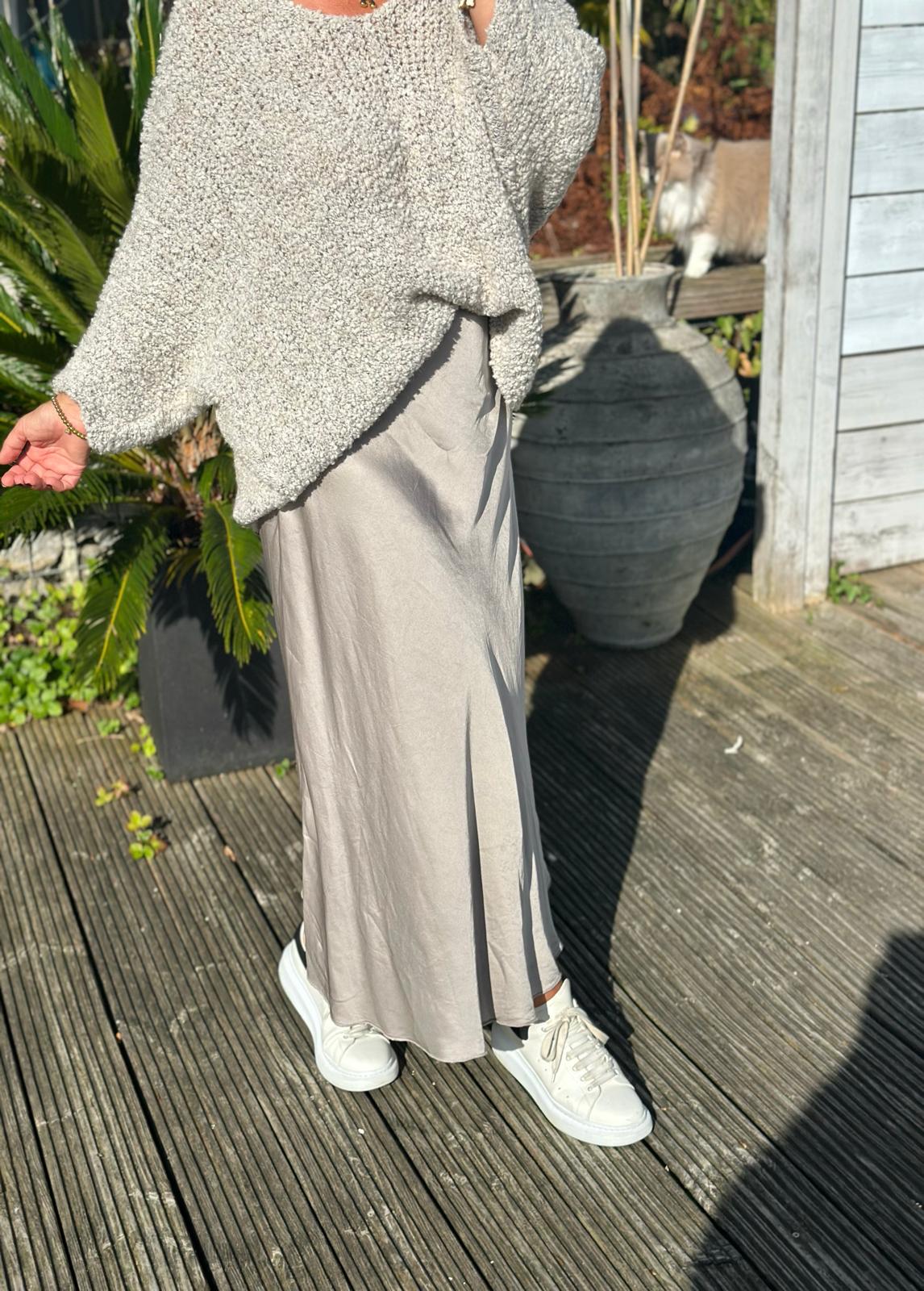 Glänzender Onesize SATIN Rock in Silver-Grey