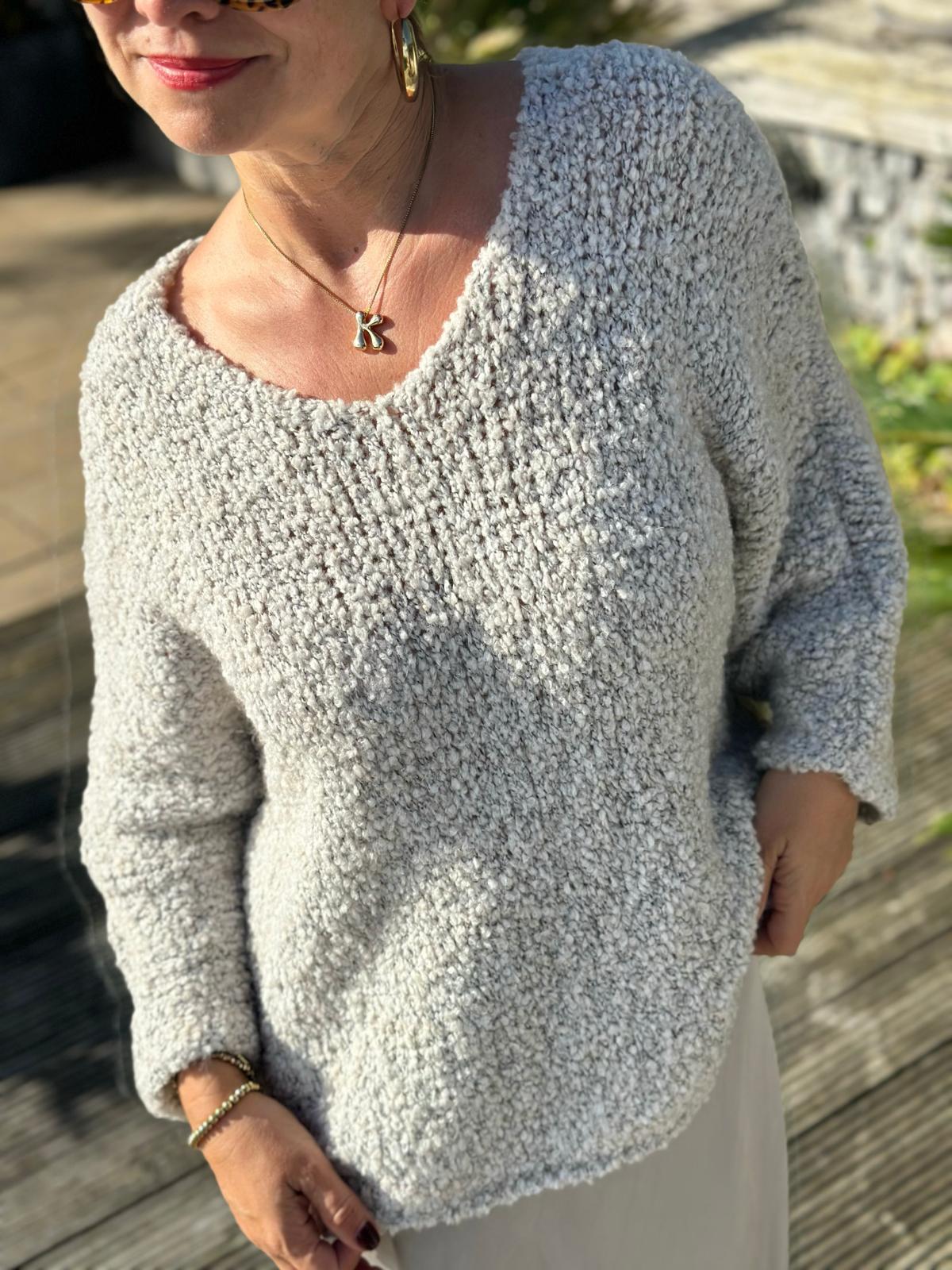 Süßer Onesize Grobstrick Pullover in Hellgrau