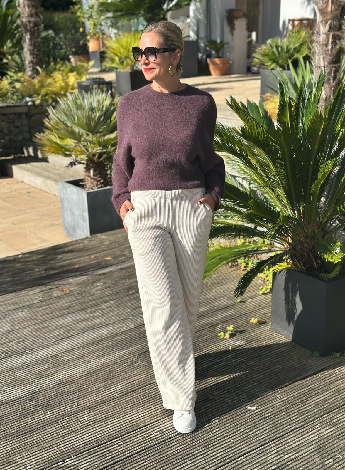 Cropped geschnittener Kuschelpullover "ELLA" in Braun-Flieder