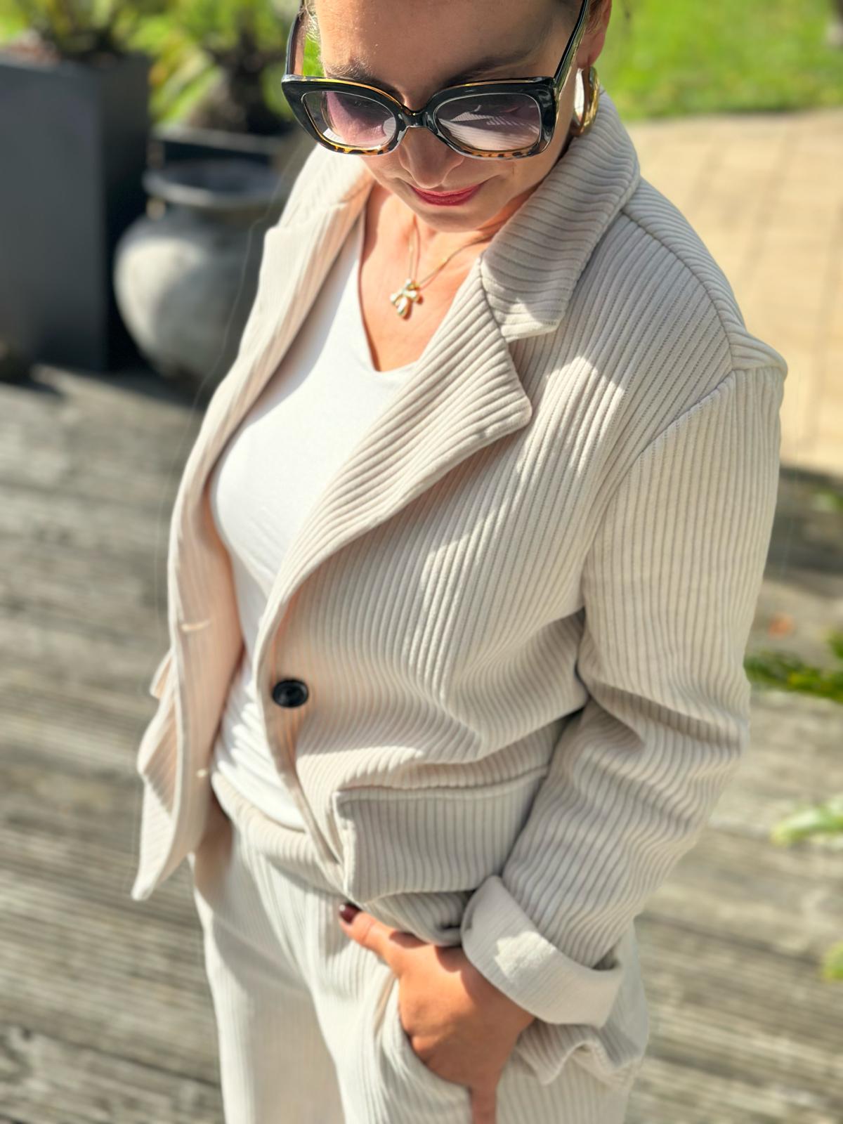Stylischer Cord Blazer in Cremé