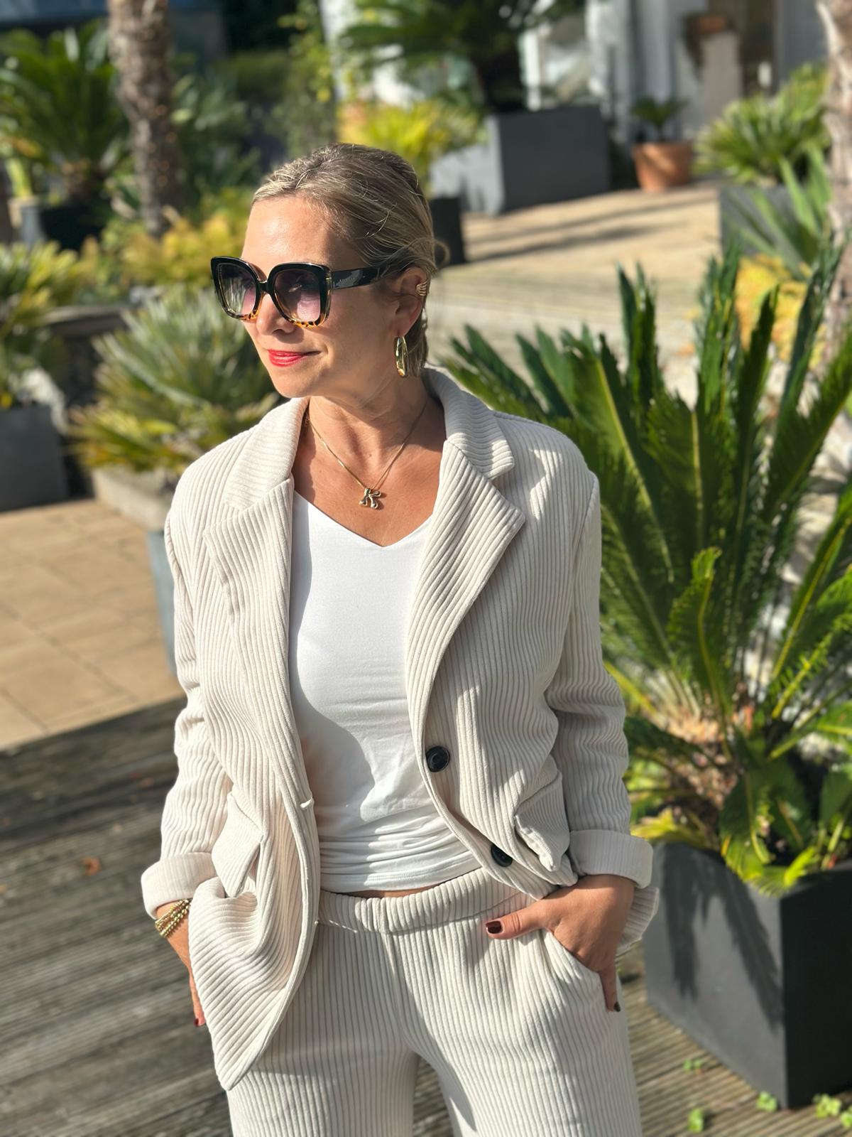 Stylischer Cord Blazer in Cremé