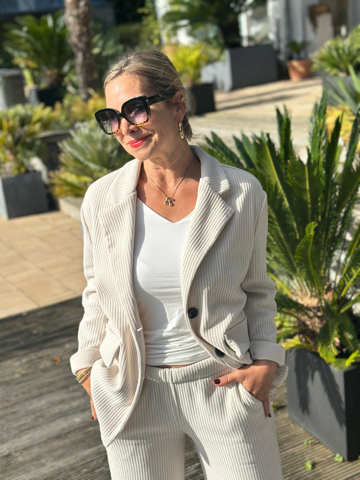 Stylischer Cord Blazer in Cremé
