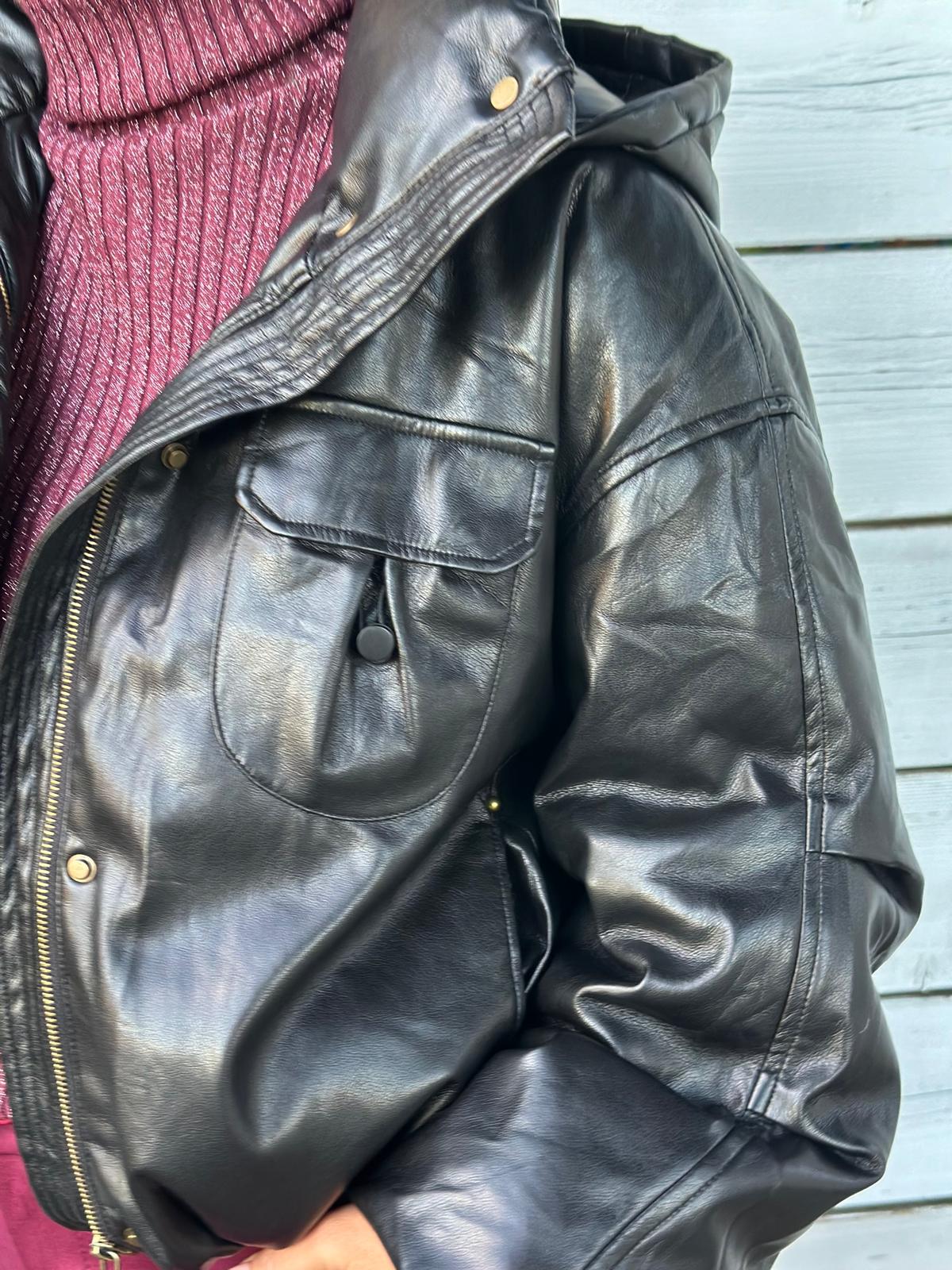 Gefütterte Kunstlederjacke in GLOSSY BLACK