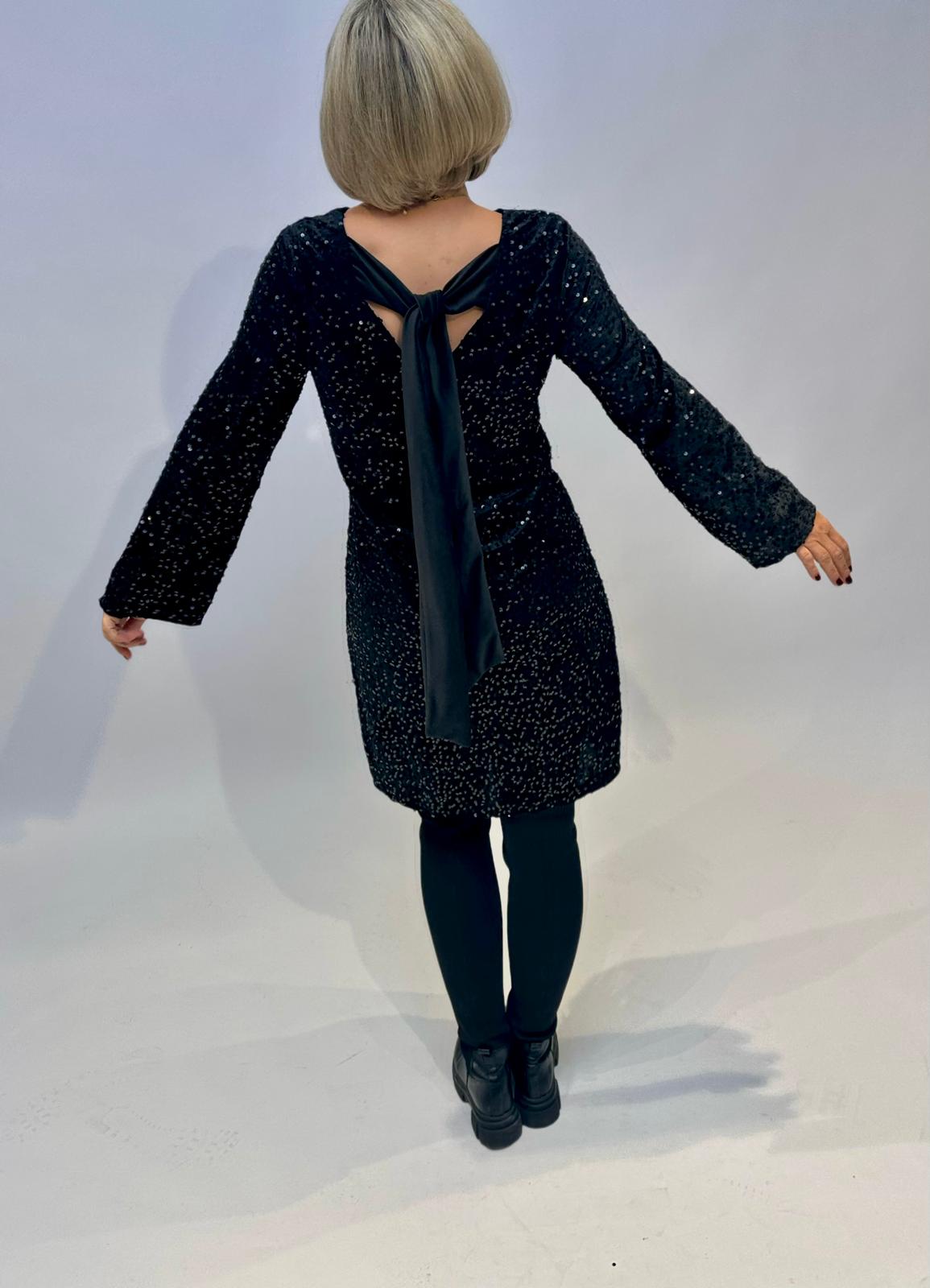 Zuckersüßes Paillettenkleid in GLOSSY BLACK