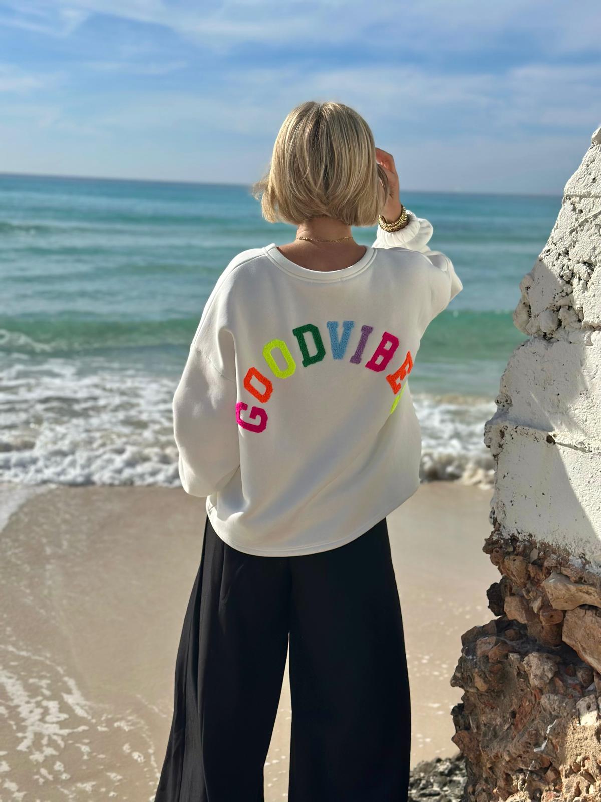 GOOD VIBES Statement Sweatshirt in WHITE