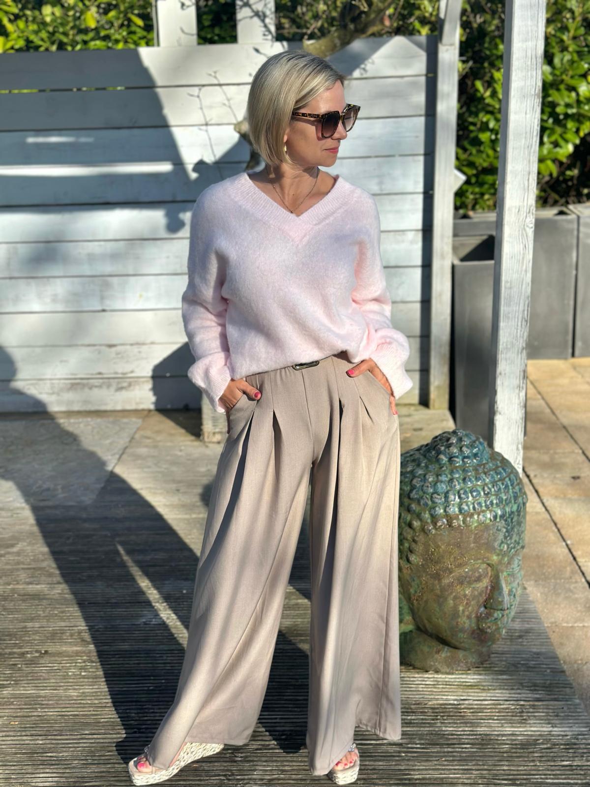 Soft Touch V-Neck Pullover in Rosé