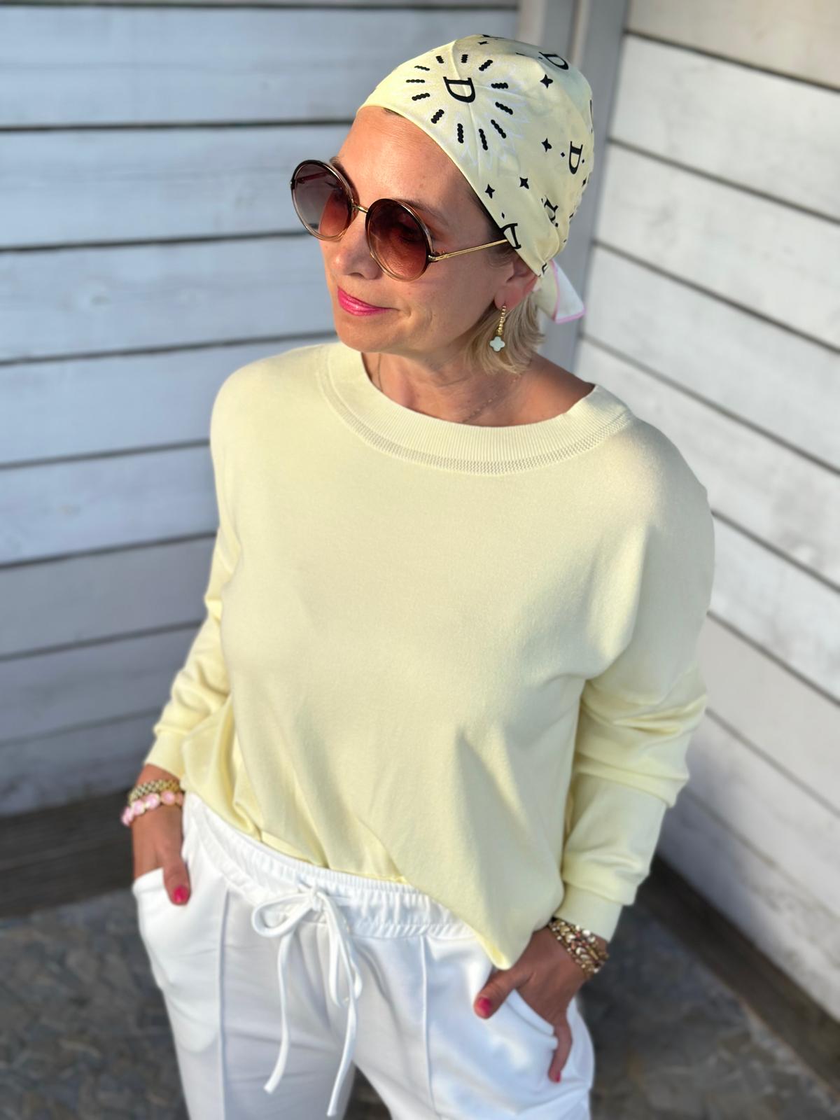 Soft Summer Knit – leichter Langarm-Pullover in Pastellgelb